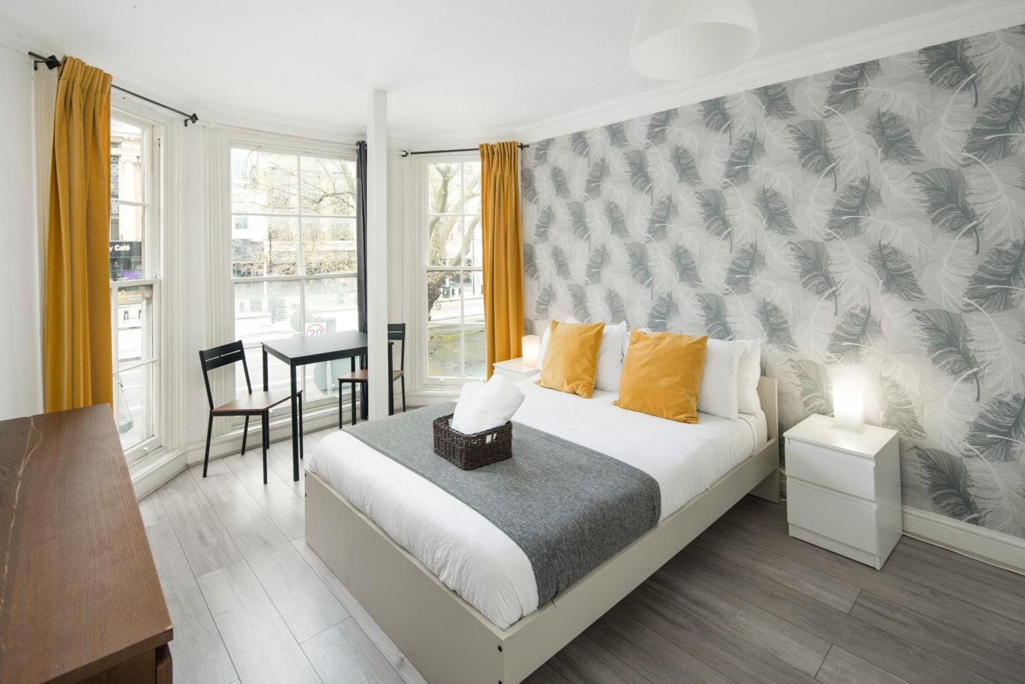 Private Double Room Shared Bathroom Near City Centre London Exterior photo